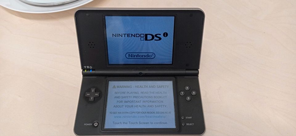 Nintendo DSi XL in Vettweiß