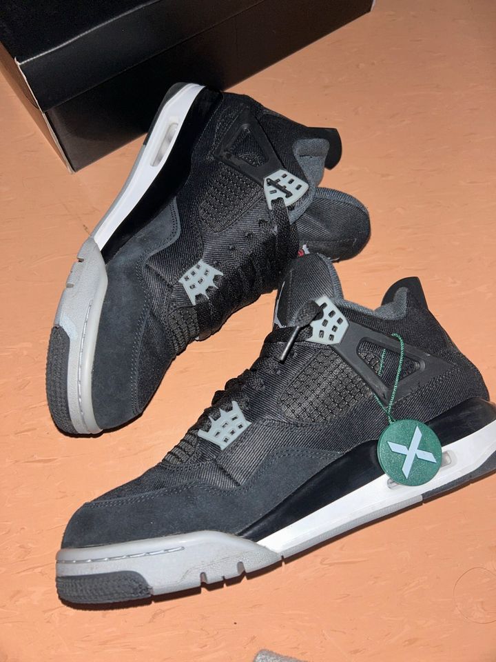 Jordan 4 Black Canves in Leipzig