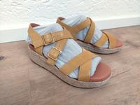 NEU Gelbe Sandalen Sandaletten Highheels von Clarks, Gr. 38 Bayern - Ergoldsbach Vorschau