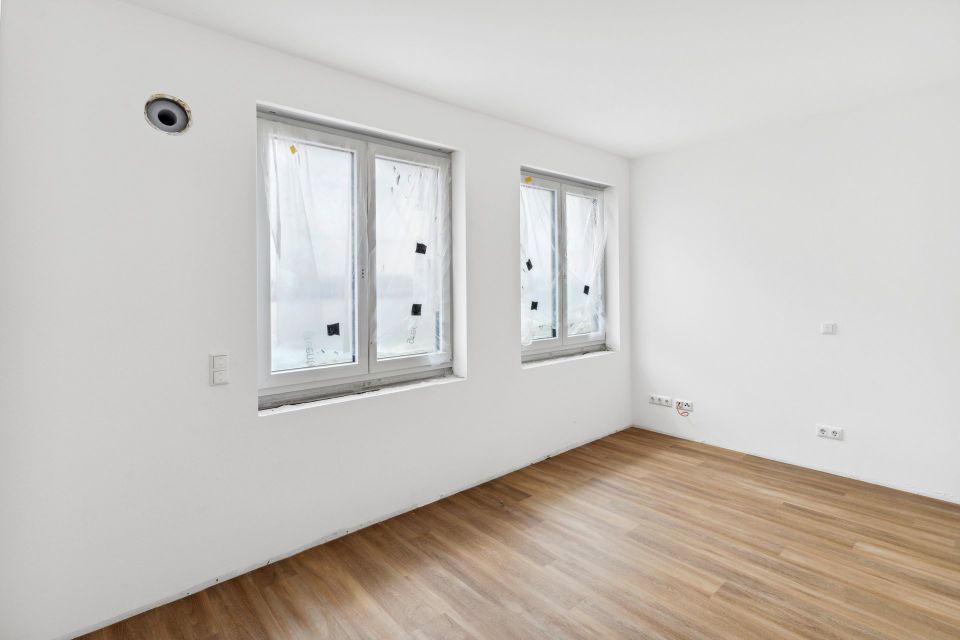 **Erstbezug - Helle 4 Zimmer im Dachgeschoss * separate Küche mit EBK * 2 Bäder * Loggia** in Leipzig