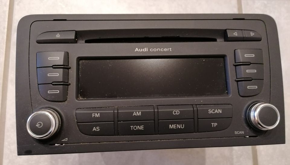 Autoradio mit CD, Blaupunkt, AUDI Concert EU AB2 in Amöneburg