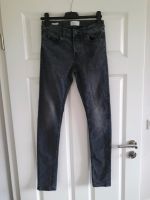 Only & sons Jeans stretch skinny grau neuwertig Gr. 28 / 34 Nordrhein-Westfalen - Lippstadt Vorschau