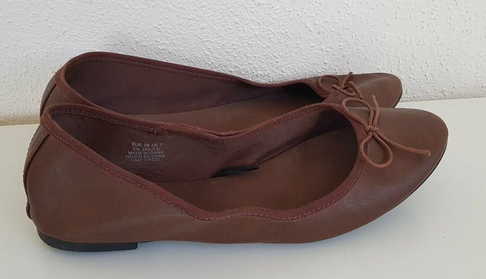 H&M ❤ Braune Ballerinas mit Schleife - Gr. 38 - Damen Schuhe in Dresden