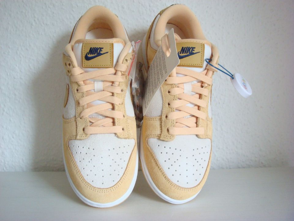 Nike Dunk Low LX Celestial Gold Suede EU 39 US(W) 8 Gelb Beige in Kiel