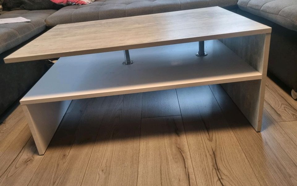 Couchtisch / Tisch grau/Weiß Beton Optik in Kirchberg