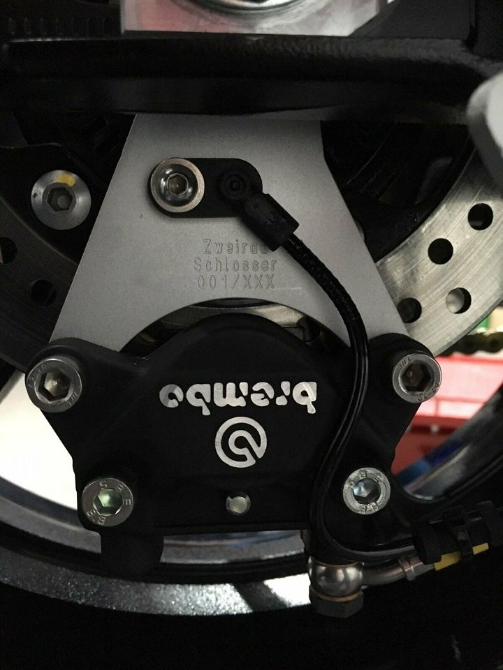 SUZUKI GSX-R 1000 L7 L8 L9 Bremssattel hinten Brembo in Grünberg