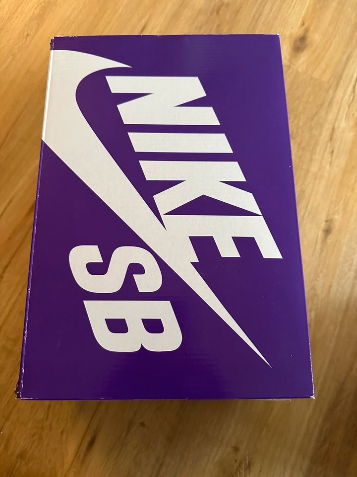 Nike Dunk SB Low J-Pack Chicago in Größe 44,5 in Frankfurt am Main