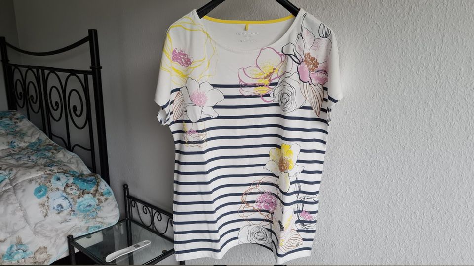 Gerry Weber: Ungetragenes, weiß-buntes Shirt, Baumwolle, Gr. 38, in Brilon