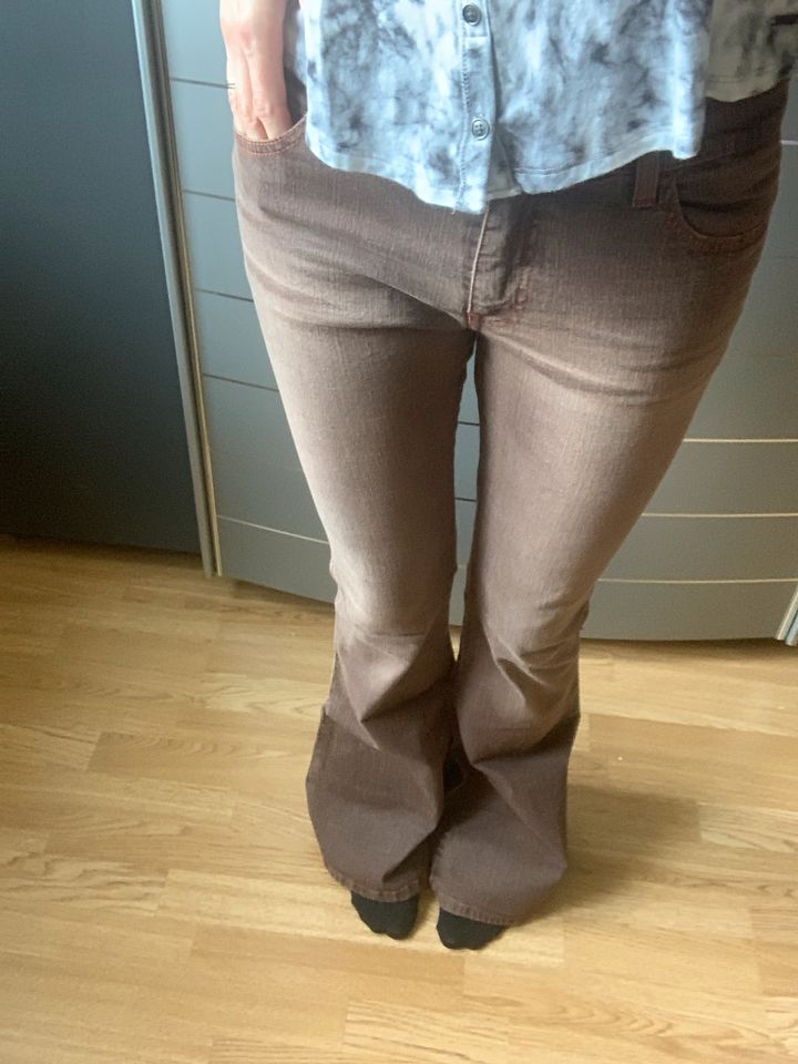 Braun/orange Jeans von Killah Babe, Inch Größe 27/28 in Delingsdorf