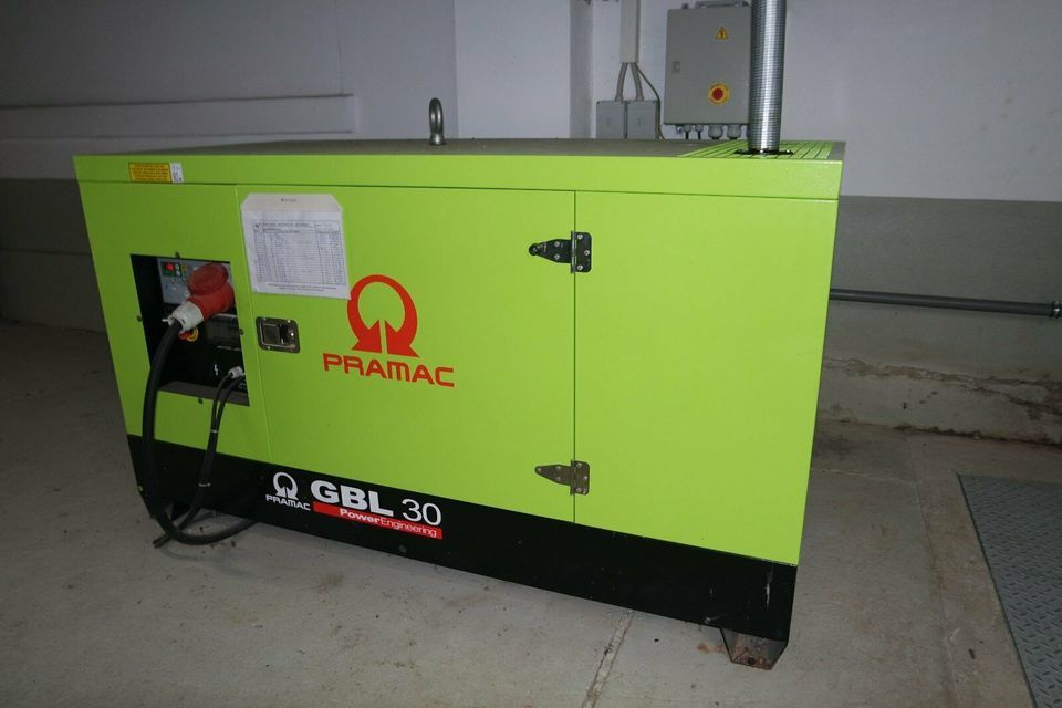 Stromgenerator 30KVA Notstromaggregat  Stromerzeuger mieten in Pulsnitz