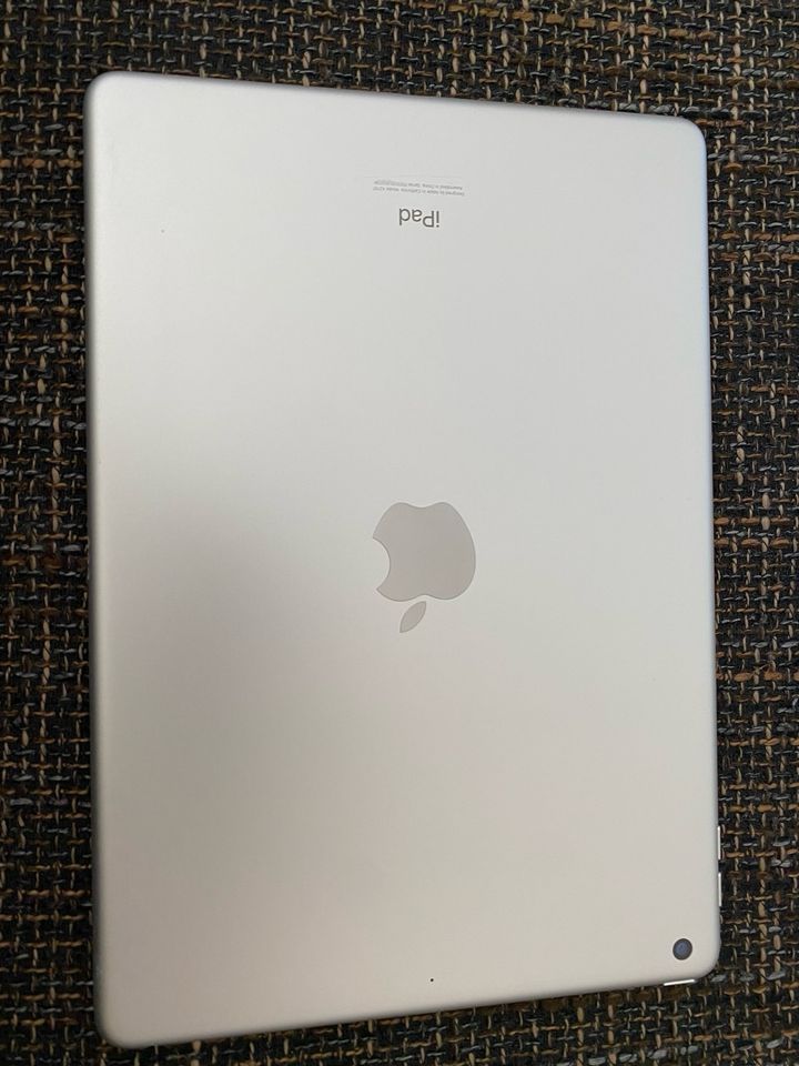 Apple iPad 10.2 (7. Generation) 128GB Wi-Fi - Silber *defekt* (?) in Passau