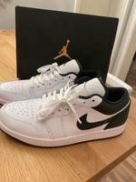 Nike schöner Freizeitschuh Gr 42 Neu Schleswig-Holstein - Lübeck Vorschau