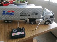 RC-Truck Mercedes D2 LKW/Auflieger mit Auklebern Rennstrecke Bayern - Altenstadt Iller Vorschau