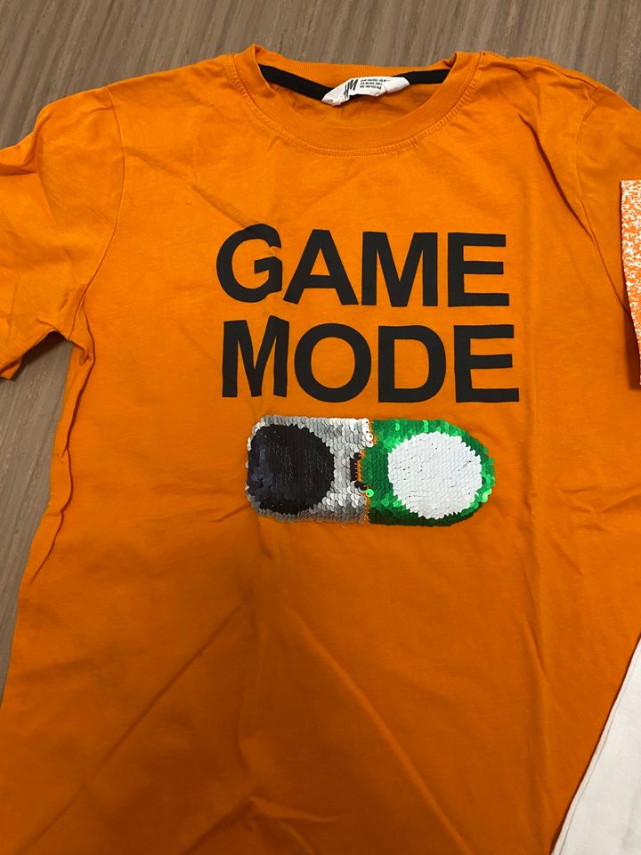 Neue Shirts Gaming Zocken von H&M in 146/152 158/164 in Potsdam