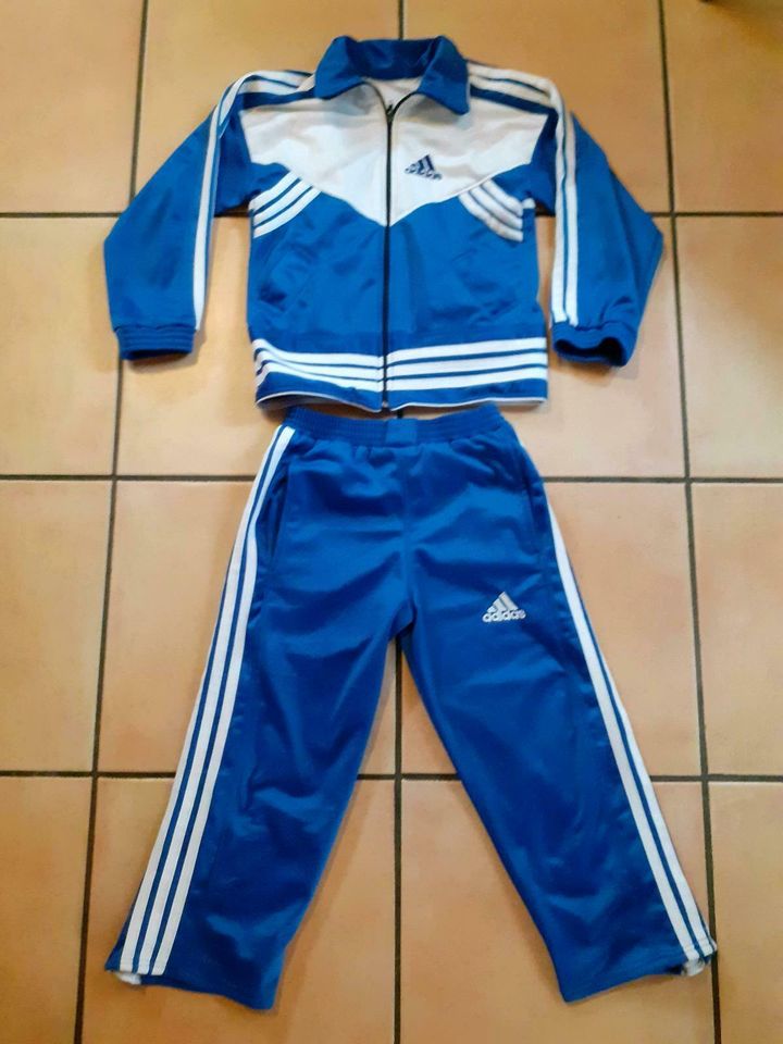 Adidas Trainingsanzug 122/128 blau Jacke + Hose NUR Abholung in  Nordrhein-Westfalen - Gütersloh | eBay Kleinanzeigen ist jetzt Kleinanzeigen