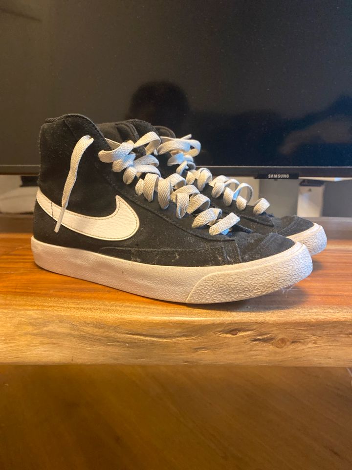 Nike Blazer Größe : 36,5 in Mülheim (Ruhr)