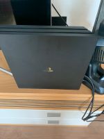PS4 pro mit Tastatur Maus etc und zwei spiele +ein pro Controller Brandenburg - Mahlow Vorschau