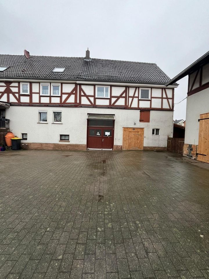 Homberg Efze Fachwerkhof mit Scheunen und Werkstatt in Homberg (Efze)