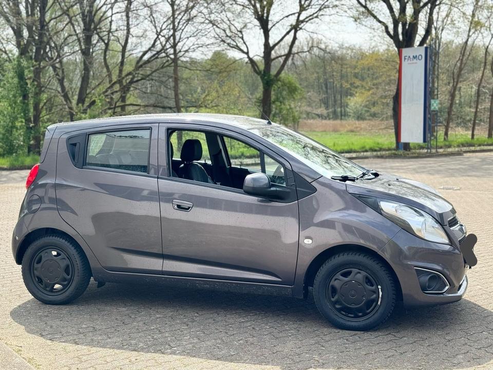 Chevrolet Spark 1.0 /TÜV/Leder/Klima/Funk ZV/EZ:2013/4-Türen/ in Stade