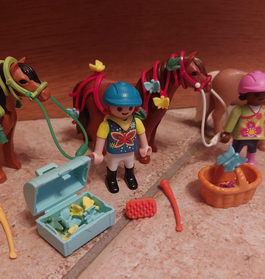 Playmobil 3 Schmückponys und Mädchen mit Pony in Ismaning