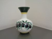 Kleine Keramik Vase Olivenmotiw - Hand Made - 15,5 cm - neuwertig Frankfurt am Main - Sachsenhausen Vorschau