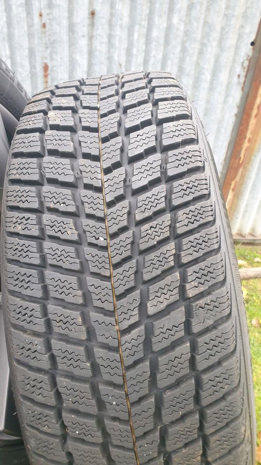 Winterreifen 235/60 R17  106H auf Alufelgen  7.5Jx17 EH2+ in Niederstotzingen