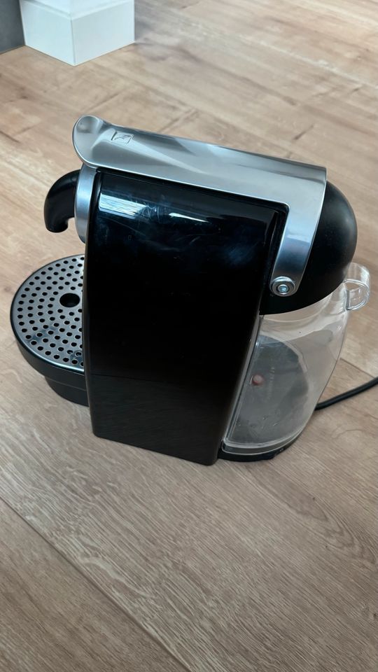 Nespresso Krups Essenza Kapselmaschine Automatic schwarz in Trittau