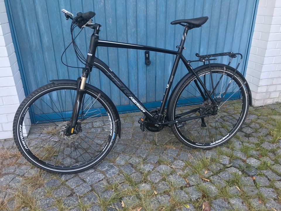 MERIDA Crossway XT Edition / matt schwarz / RH 61cm / XL in Leipzig