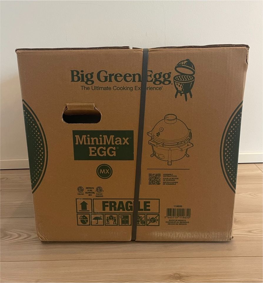 Big Green Egg MiniMax Keramikgrill Kugel-Grill inklusive Zubehör in Köln