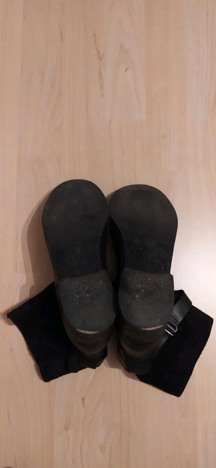 Damenstiefel / Halbstiefel der Marke KIOMI / Stiefeletten / Gr 36 in Berlin