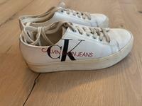 Calvin Klein, Schuhe in Größe 39 Berlin - Neukölln Vorschau