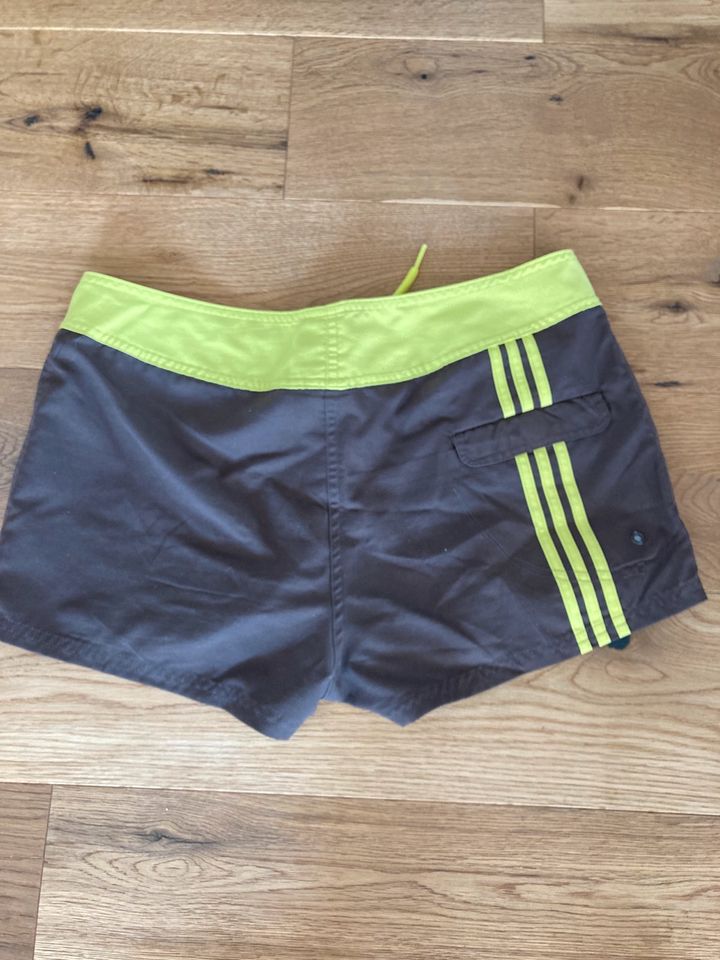 Shorts von Adidas in Sonnefeld