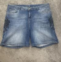 Shorts/Bermuda Gr 46 Jeans florale Stickerei sehr guter Stoff Berlin - Wilmersdorf Vorschau