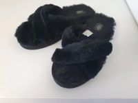 Neuwertig UGG Hausschuhe W Scuffita Schuhe Flip Flops schwarz 39 Baden-Württemberg - Filderstadt Vorschau