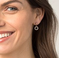 Moderne Ohrhänger mit funkelnden Kristallen Bayern - Burggen Vorschau