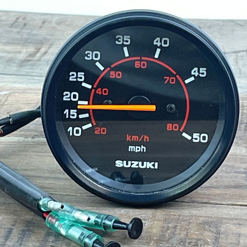 Suzuki Geschwindigkeitsanzeige 34100-92E10 Speedometer 50mph 12V in Havelsee