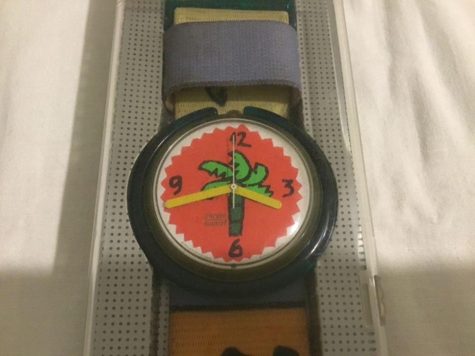 Für Sammler und Uhrenträger  POP Swatch mit Zertifikat in Engen