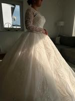 traumhaftes Brautkleid mit Glitzer und  Perlenstickereni Hessen - Langenselbold Vorschau