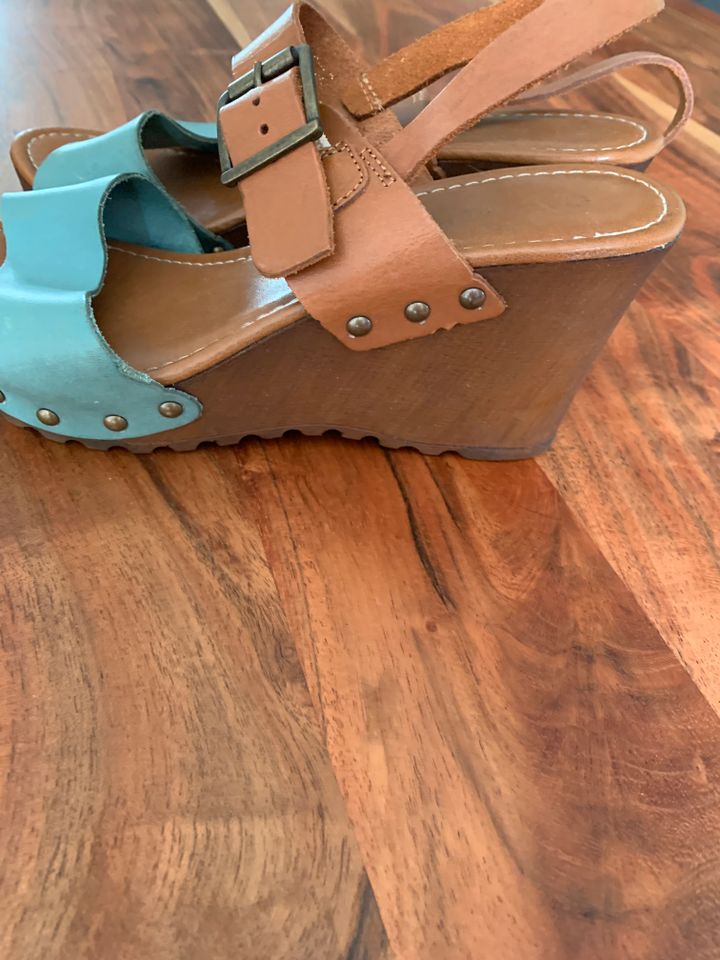 Sandalen Catwalk Keilabsatz Leder Petrol Braun Gr. 38 Neu! in Hamburg