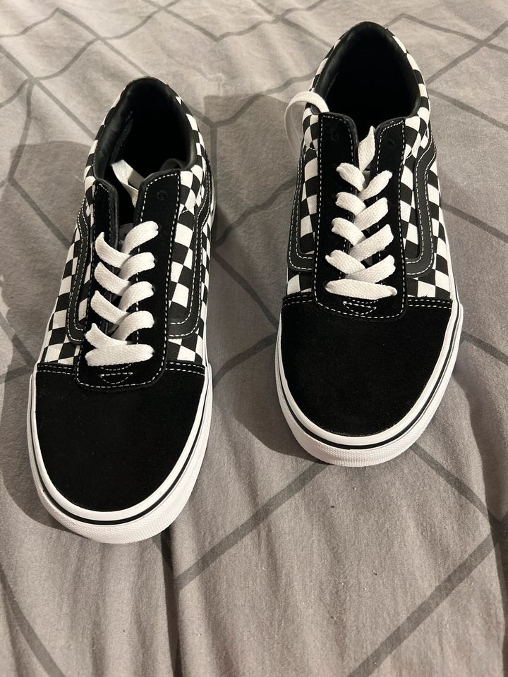 Vans Kinderschuhe 4.5, Größe 36 Skater in Geldern