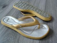 NIKE GOLD Tiki Thong 38 Flip Flops Pantoletten Sandalen Schuhe Nordrhein-Westfalen - Menden Vorschau