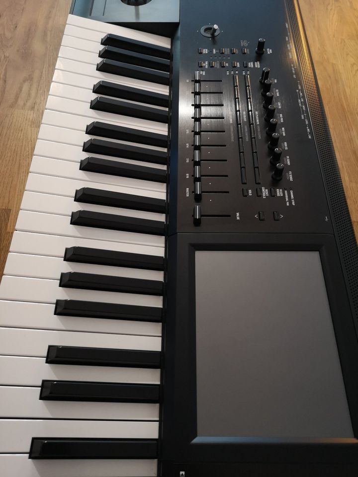 Korg Kronos 2  -  73 in Hamburg