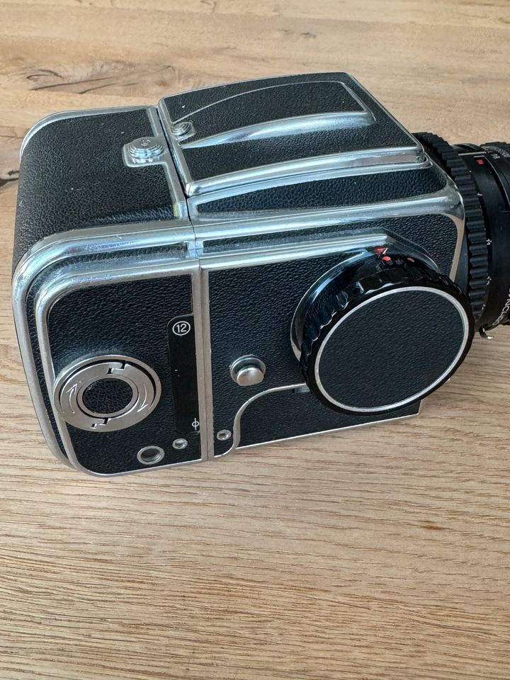 Hasselblad 500 C Kamera Mittelformat 80mm 2.8 Zeiss in Wiedergeltingen
