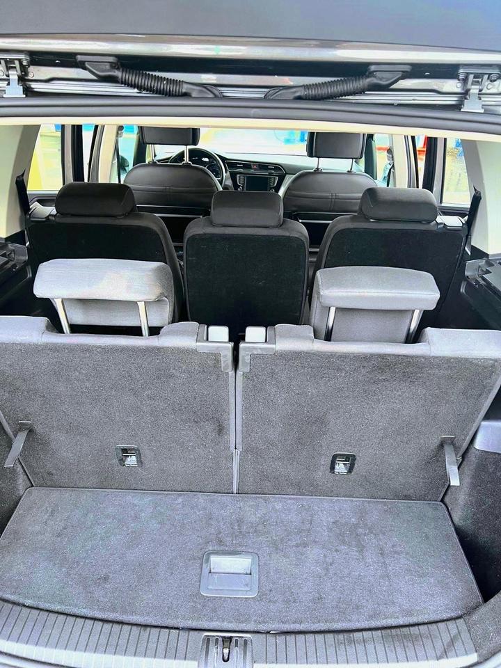 VW Touran 1,6 TDI SCR  BMT  Comfortline 7 Sitzer Start-Stopp in Arnstadt