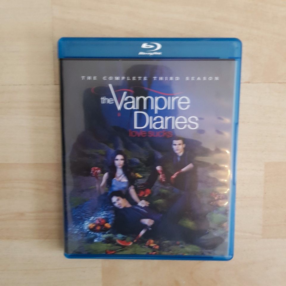 The Vampire Diaries: Staffel  3 - UK Import (Blu Ray) in Friedrichsdorf