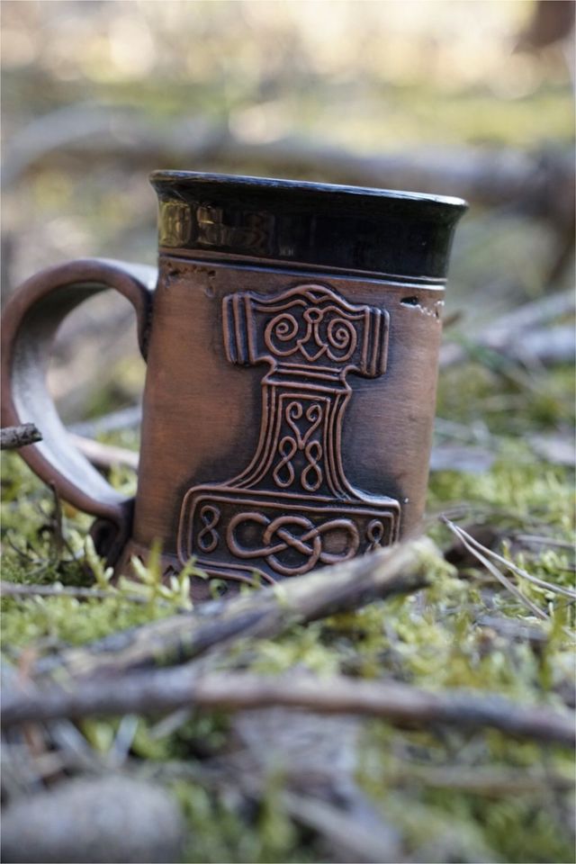 Handgemachte Wikinger Tronkrüge Becher Trinken Odin Thoor in Schönebeck (Elbe)