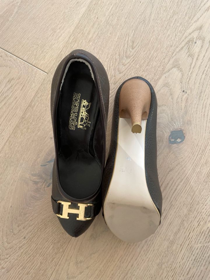 Damenschuhe von HERMES in Freiburg im Breisgau