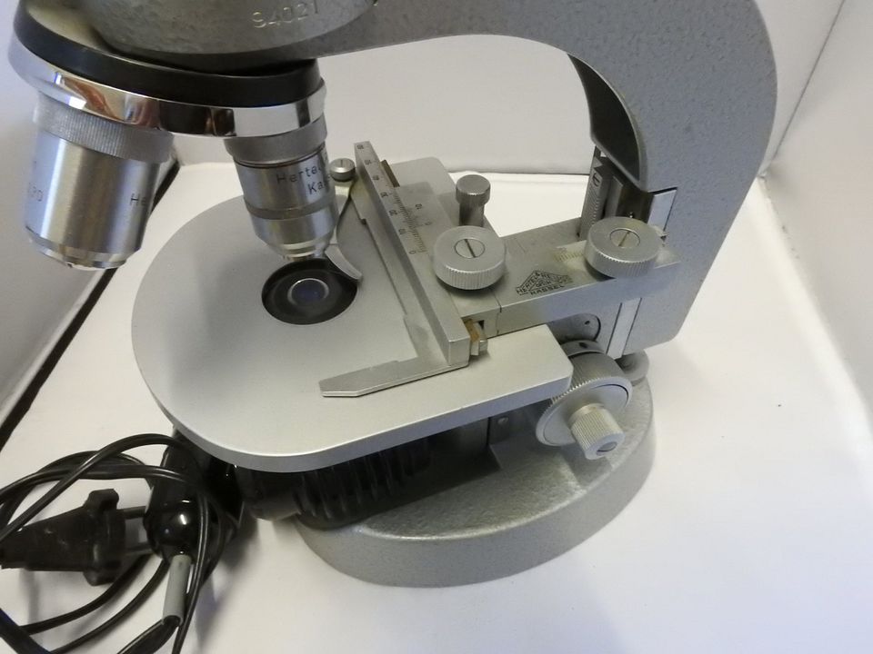 Mikroskop Hertel & Reuss, Mono, Kreuztisch, sehr gut erhalten! in Merzig