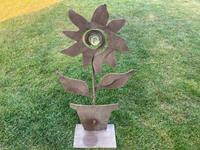 Gartendeko Metall Blume mit Glaskugel Metallblume Dekoration Niedersachsen - Wolfsburg Vorschau