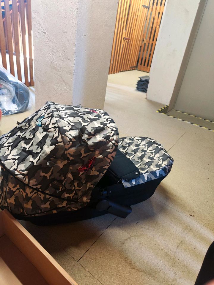 Cybex priam carry cot Babywanne Camouflage OHNE GESTELL in Bayreuth